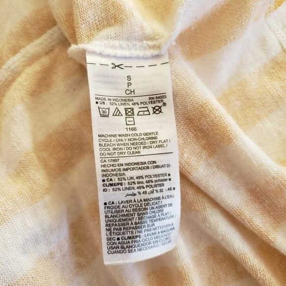 Old Navy Women S Yellow Striped Ruffle Tank Sleeve - Picture 3 of 7